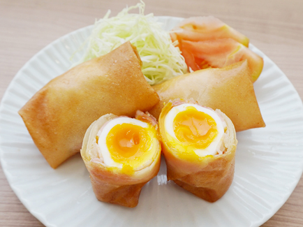半熟卵とベーコンの春捲 半熟卵とベーコンの春捲